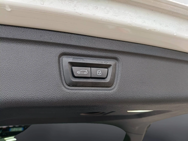 15 - BMW Serie 3 320d Touring mhev 48V xdrive MSport Pro auto