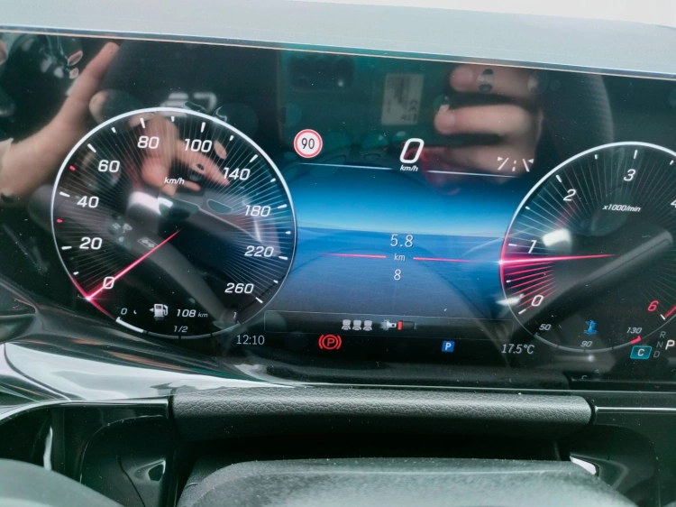 20 - Mercedes-Benz Classe B 180 d AMG Line Advanced Plus auto