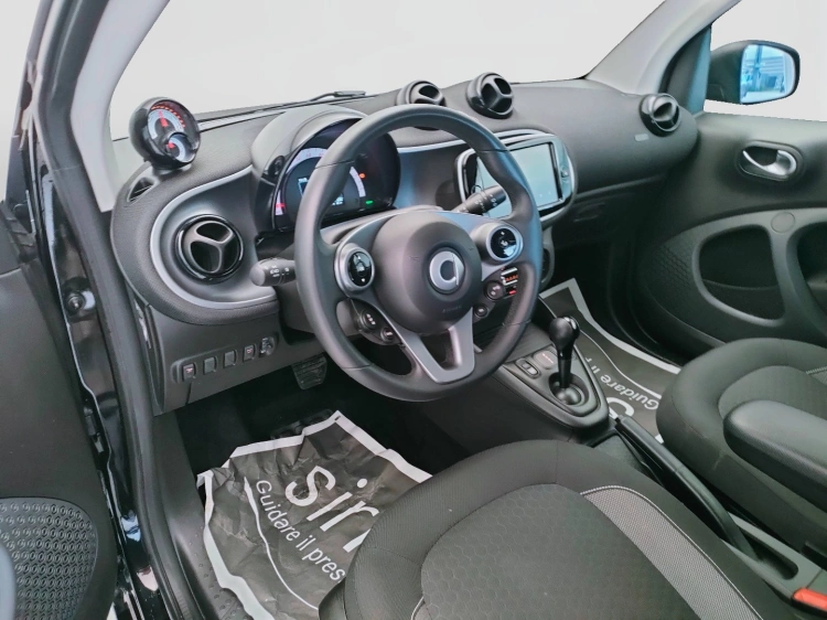 13 - smart fortwo Fortwo eq Passion 4,6kW