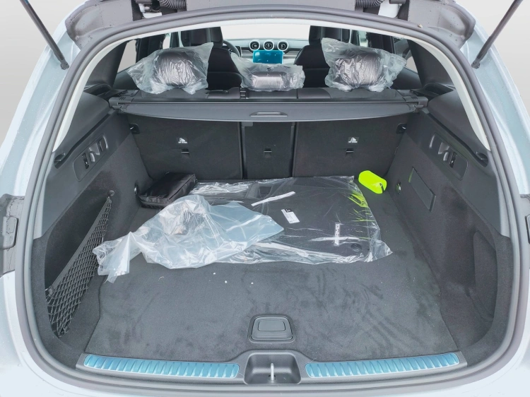 12 - Mercedes-Benz GLC 220 d 4MATIC