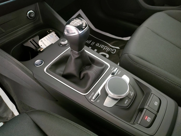 13 - Audi Q2 Q2 30 2.0 tdi S line edition