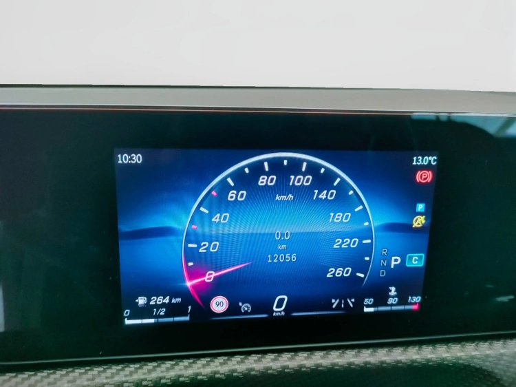 19 - Mercedes-Benz Classe A 180 d Advanced auto