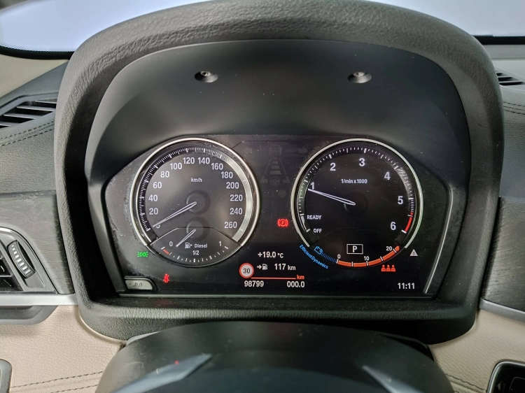 12 - BMW X1 X1 sdrive18d xLine Plus auto