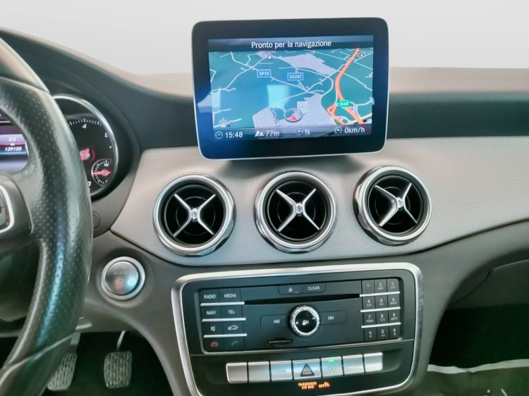 17 - Mercedes-Benz GLA 200 d Sport
