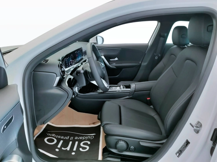 15 - Mercedes-Benz Classe A 180 d Automatic