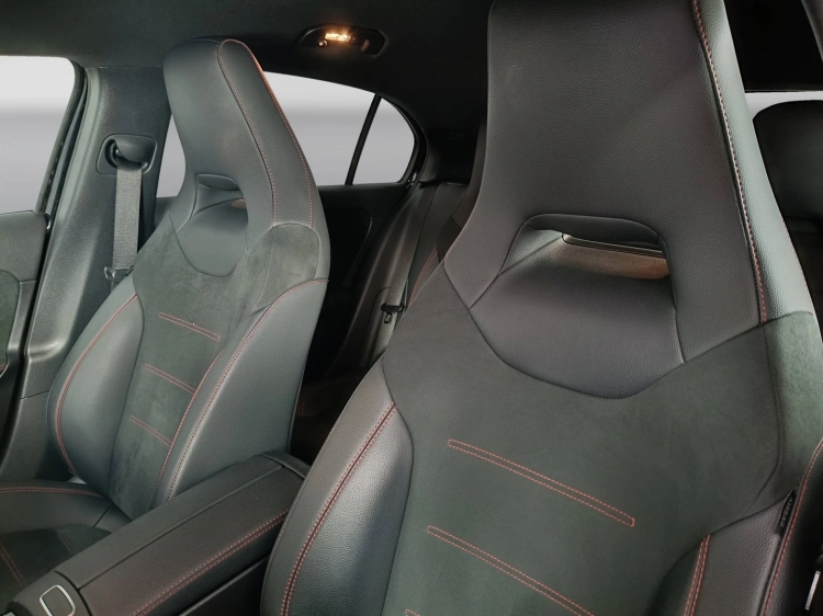 17 - Mercedes-Benz Classe A 180 d AMG Line Advanced Plus auto