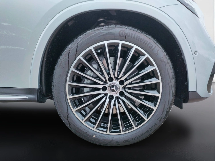 8 - Mercedes-Benz GLC 220 d 4MATIC