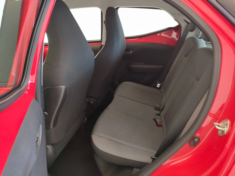 10 - Toyota Aygo Aygo 5p 1.0 x-play 72cv