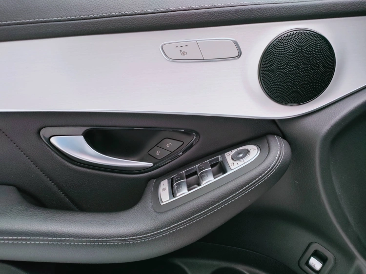 12 - Mercedes-Benz GLC Coupe 300 de phev (eq-power) Night Edition 4matic auto