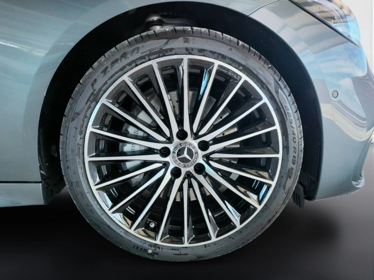 7 - Mercedes-Benz Classe C 220 d 4MATIC