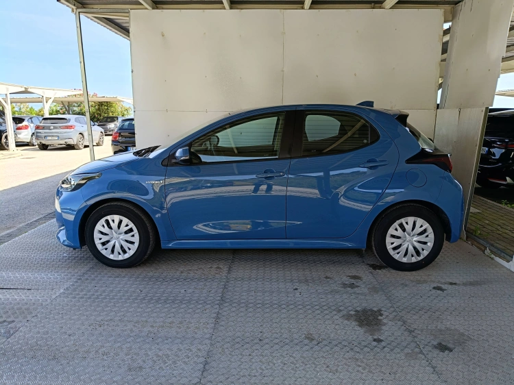 6 - Toyota Yaris Yaris 1.5h Active