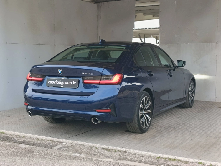 4 - BMW Serie 3 320d auto