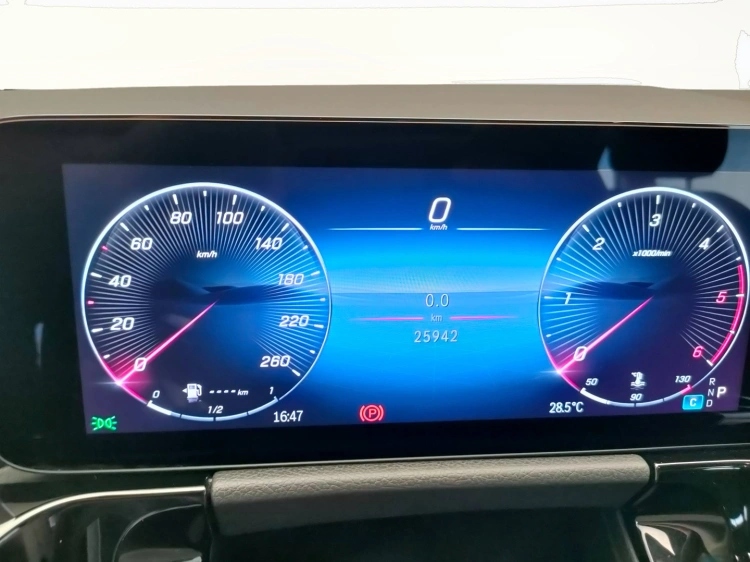 15 - Mercedes-Benz Classe B 180 d AMG Line Advanced Plus auto