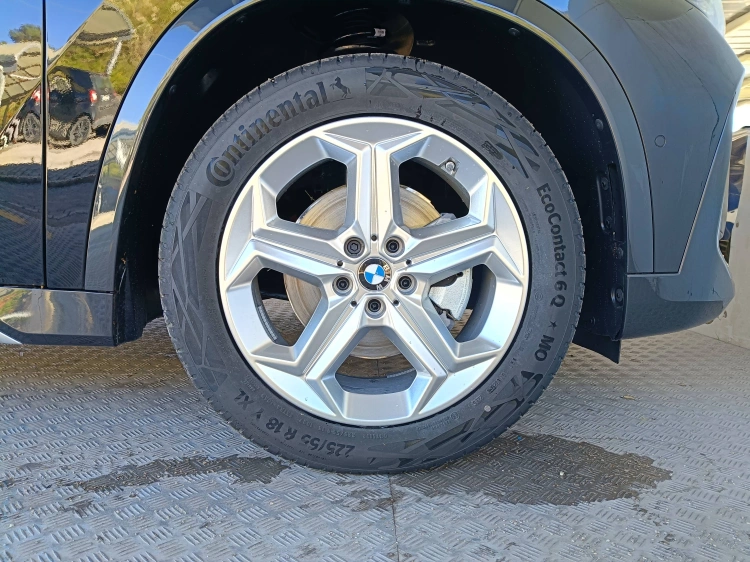 12 - BMW iX1 BMW iX1 eDrive20-Special Edition