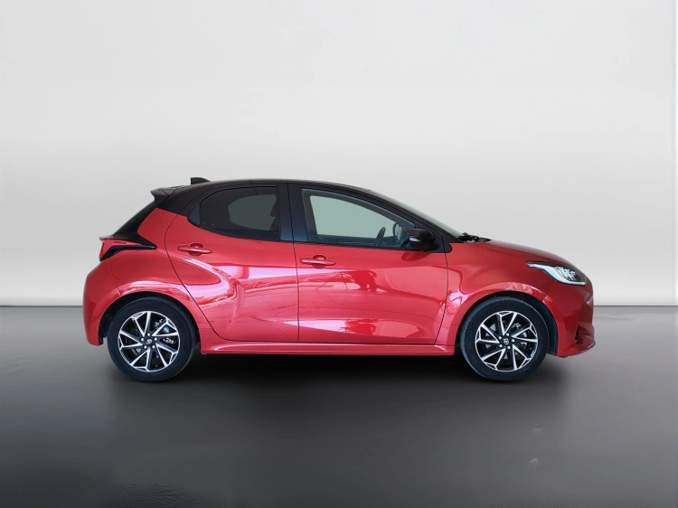 4 - Toyota Yaris Yaris 1.5h Style