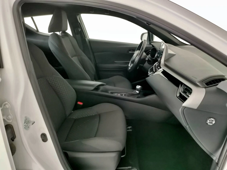 9 - Toyota C-HR C-HR 1.8h Active e-cvt