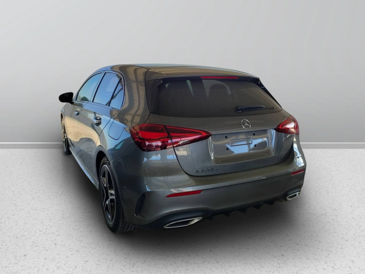3 - Mercedes-Benz Classe A 200 d Automatic