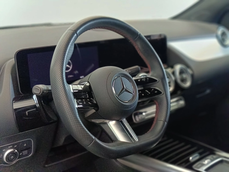 15 - Mercedes-Benz GLA 200 d AMG Line Advanced Plus Tech Edition auto