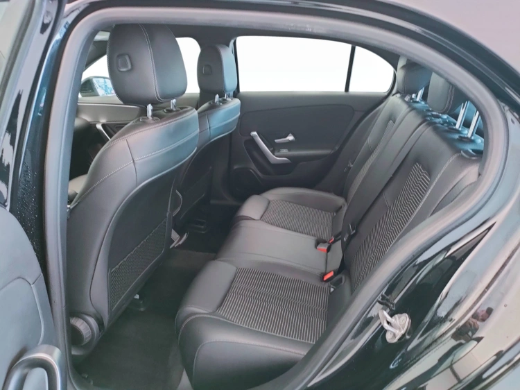 11 - Mercedes-Benz Classe A 180 d Sport Extra auto