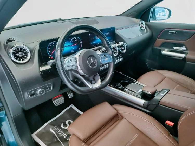 16 - Mercedes-Benz GLA 200 d Premium 4matic auto