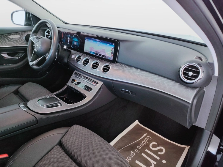 16 - Mercedes-Benz Classe E 220 d Business Sport 4matic auto my20