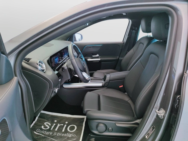 18 - Mercedes-Benz GLA 180 d Progressive Advanced Plus auto