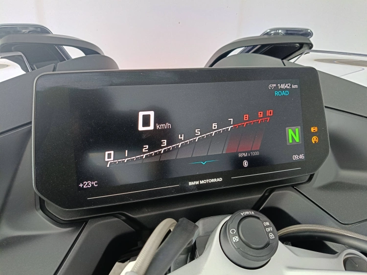 9 - BMW Motorrad RT 