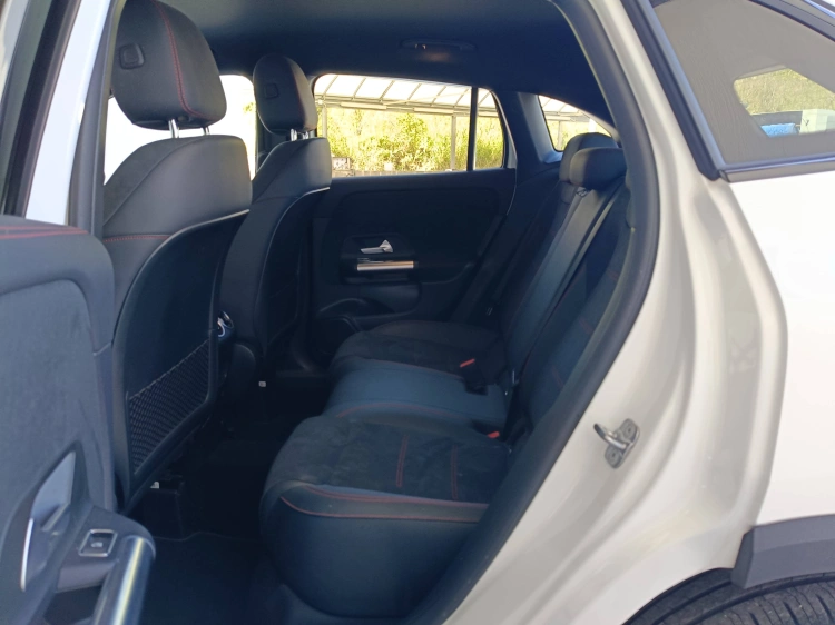 9 - Mercedes-Benz GLA GLA-H247 2020 - 180 d Premium auto