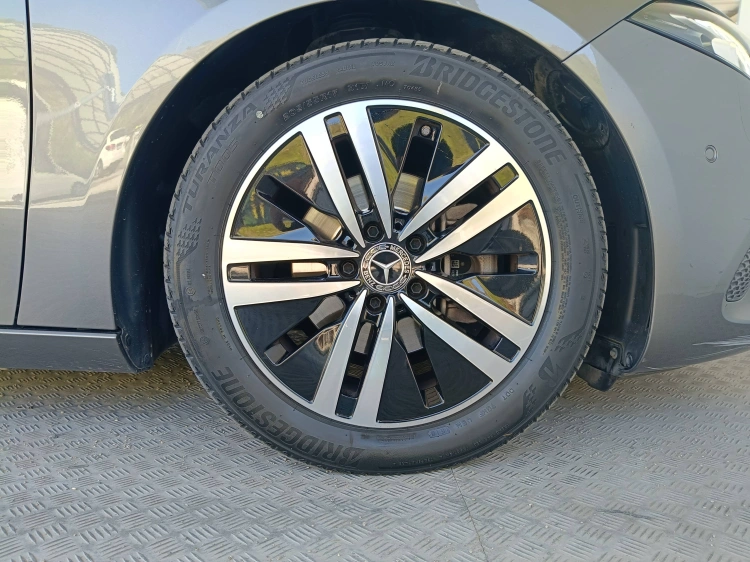 15 - Mercedes-Benz Classe A 180 d Sport auto
