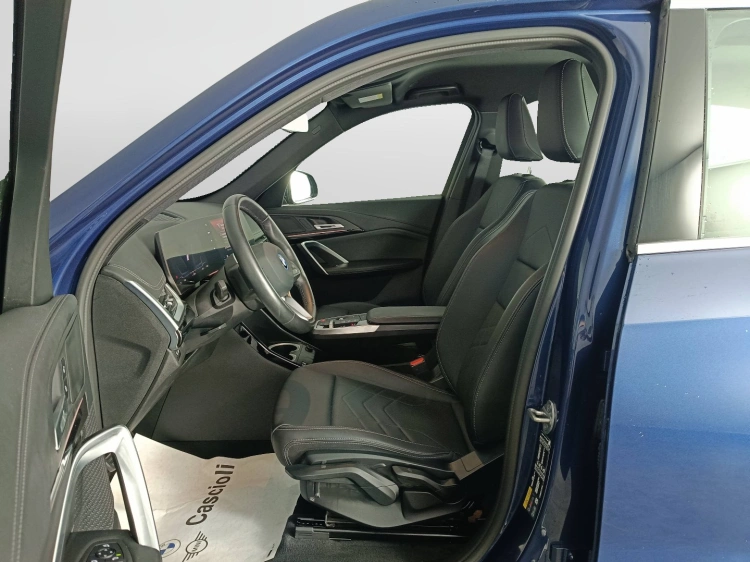 8 - BMW iX1 iX1 edrive 20 X-Line