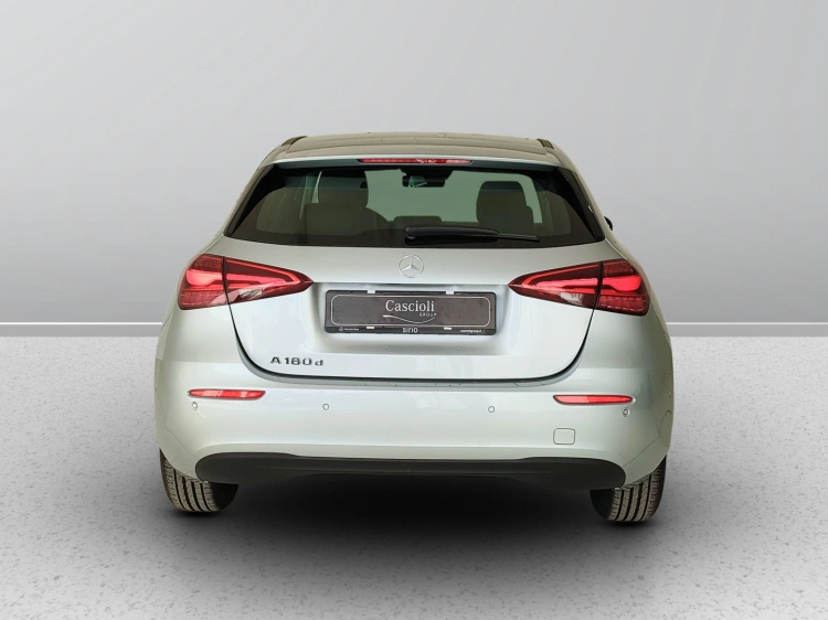 4 - Mercedes-Benz Classe A 180 d Automatic