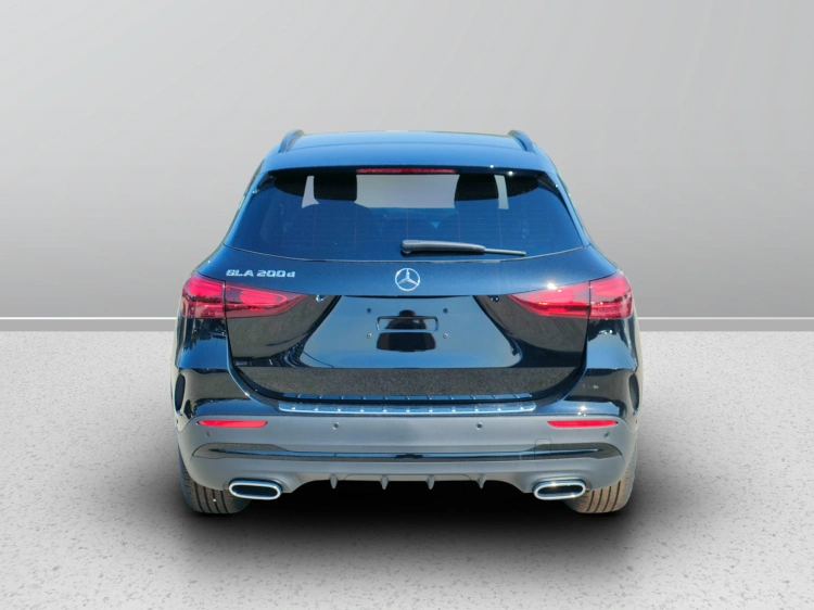4 - Mercedes-Benz GLA 200 d automatic