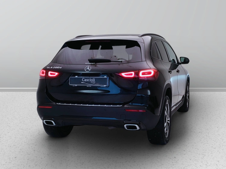 6 - Mercedes-Benz GLA 200 d Sport Plus auto