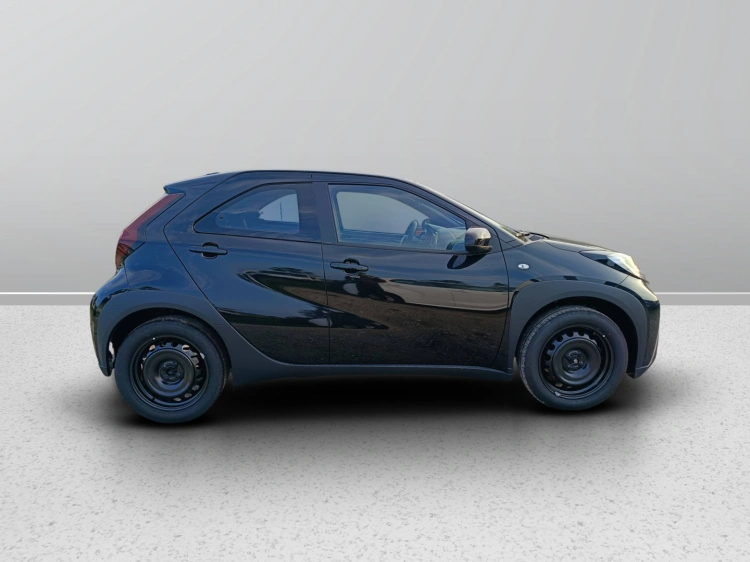 3 - Toyota AYGO X AYGO X 10B MT ACTIVE MY24