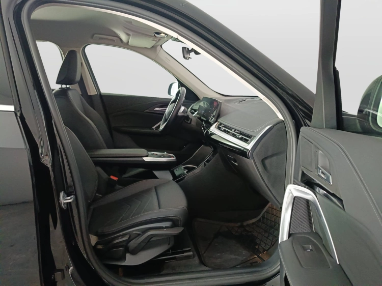 11 - BMW X1 X1 sdrive18i X-Line auto
