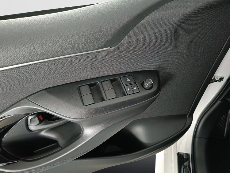 13 - Toyota Yaris YARIS 15H ECVT 5P ACTIVE MY25