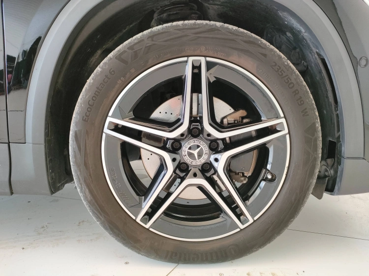 8 - Mercedes-Benz GLA 200 d Premium auto