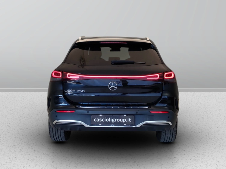 4 - Mercedes-Benz EQA 250 Premium