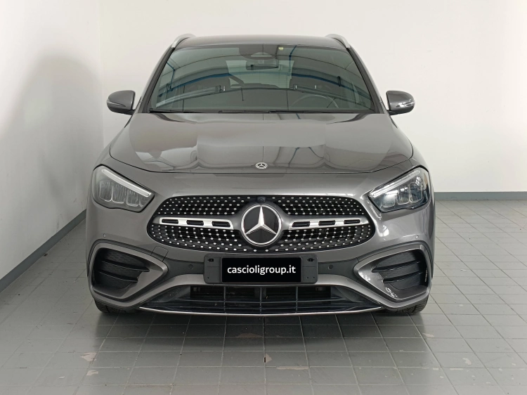 2 - Mercedes-Benz GLA 200 d AMG Line Premium 4matic auto
