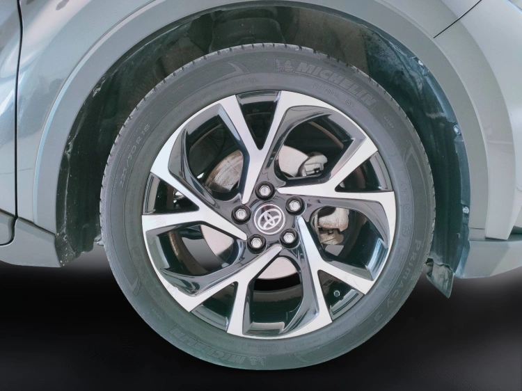 9 - Toyota C-HR C-HR 1.8h Trend e-cvt