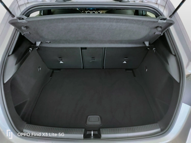 11 - Mercedes-Benz Classe A 180 d Sport auto