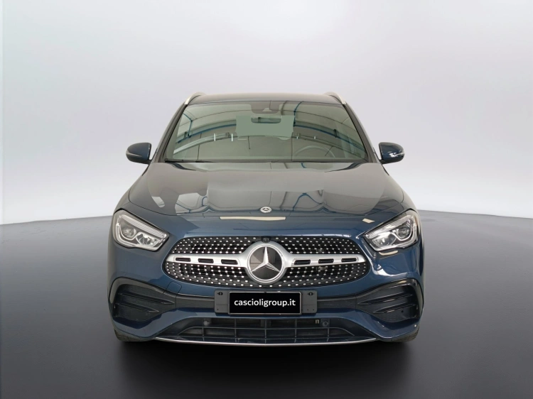 2 - Mercedes-Benz GLA 200 d Premium auto