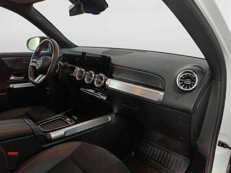 10 - Mercedes-Benz GLB 200 d AMG Line Advanced Plus auto