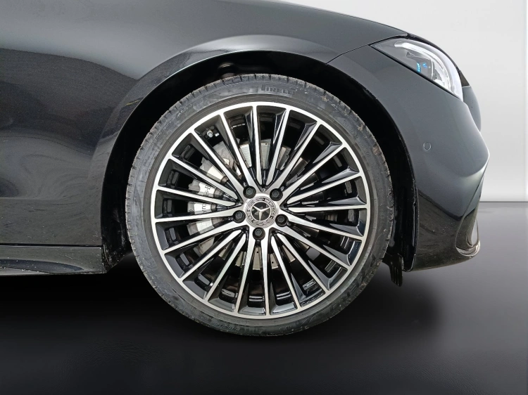 18 - Mercedes-Benz Classe C 220 d mhev AMG Line Premium Plus 4matic 197cv auto