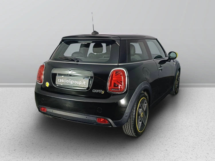 4 - MINI Cooper Mini 3p Cooper SE M auto