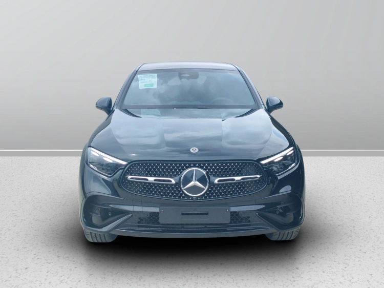 2 - Mercedes-Benz GLC 300 de 4Matic Plug-in Hybrid Coupe