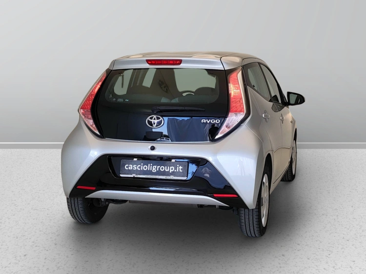6 - Toyota Aygo Aygo 5p 1.0 x-play my15