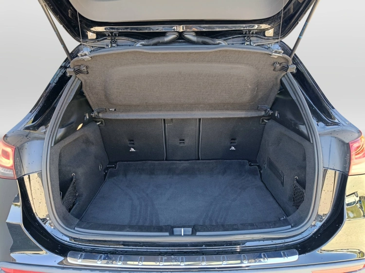 18 - Mercedes-Benz GLA 200 d Sport Plus auto