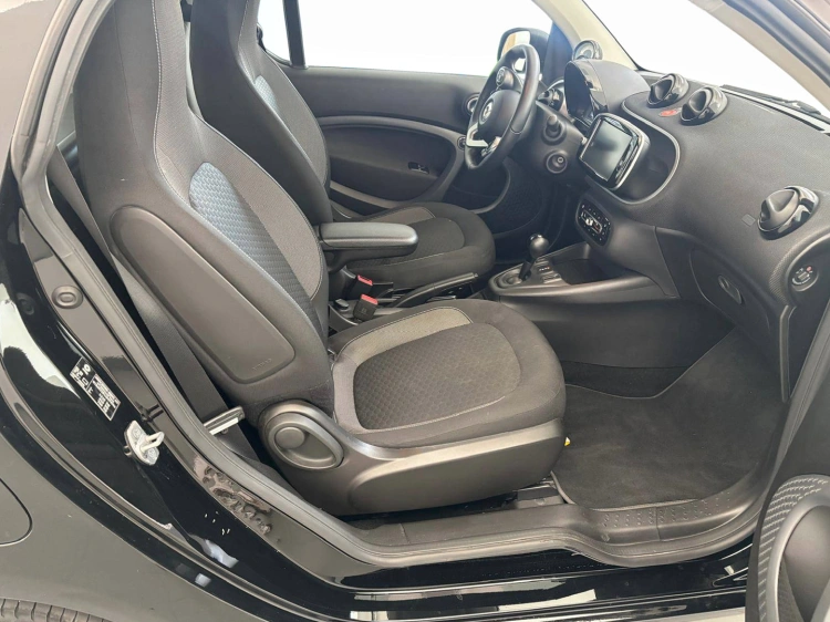 14 - smart fortwo Fortwo eq Passion 4,6kW