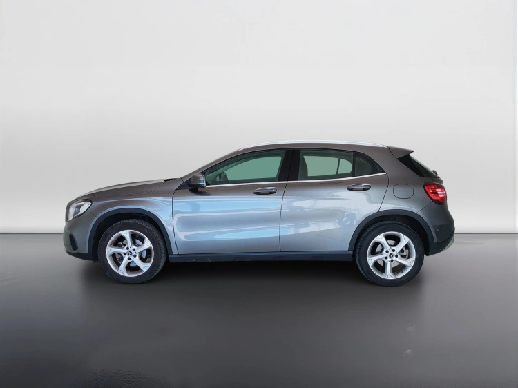 8 - Mercedes-Benz GLA 200 d Sport auto